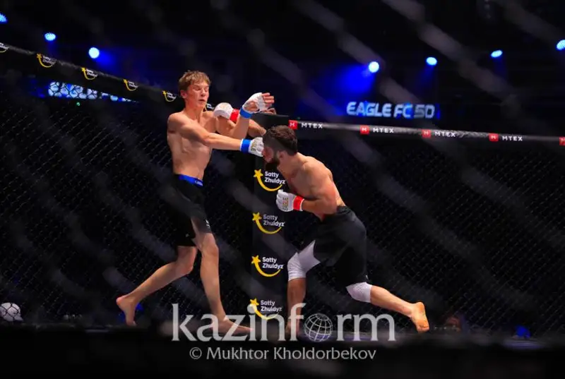 Казахстанский боец проиграл в первом бою турнира Хабиба Нурмагомедова