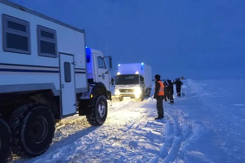 Эвакуацию людей из снежных заносов проводят в районах костанайские спасатели