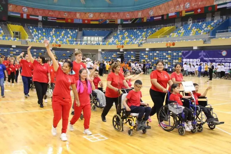 Elordada múmkindigi shekteýli balalarǵa arnalǵan sport festıvali ótip jatyr