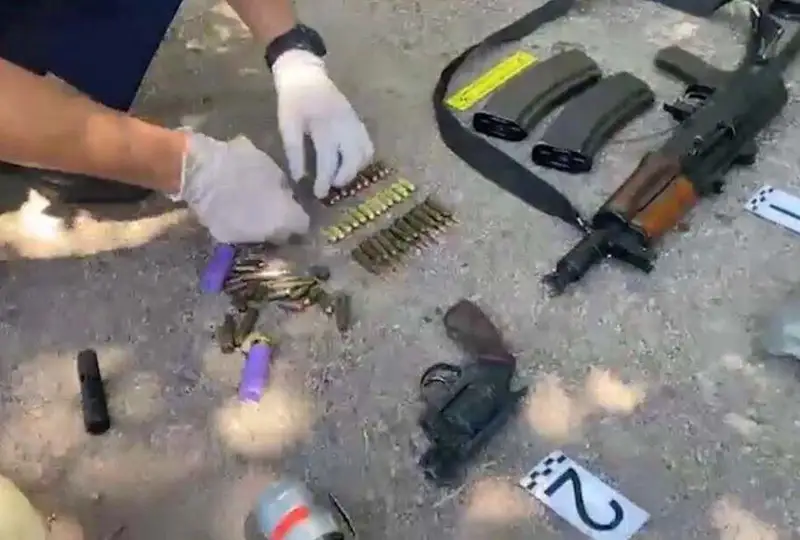 Схрон с оружием и боеприпасами обнаружили в Жамбылской области