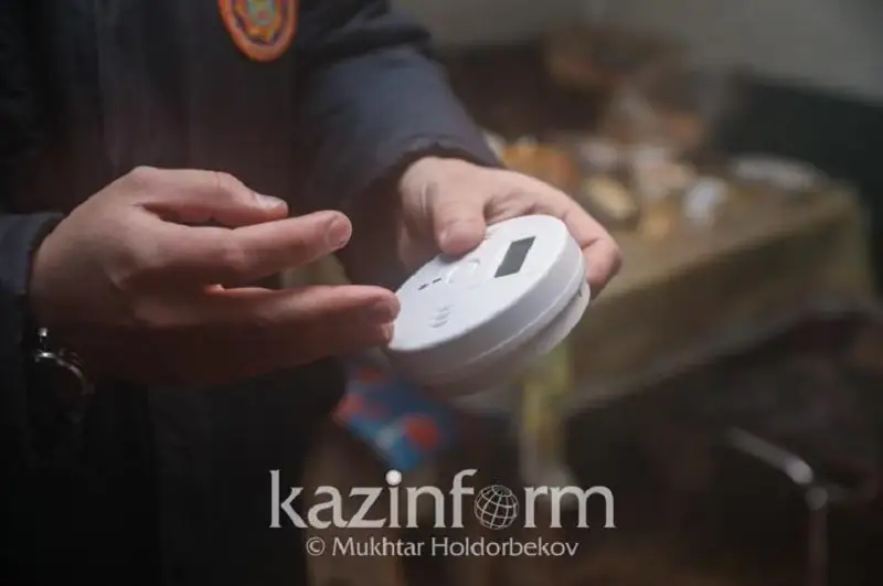 Нарушения пожарной безопасности выявили во многих общежитиях и частных домах Алматы