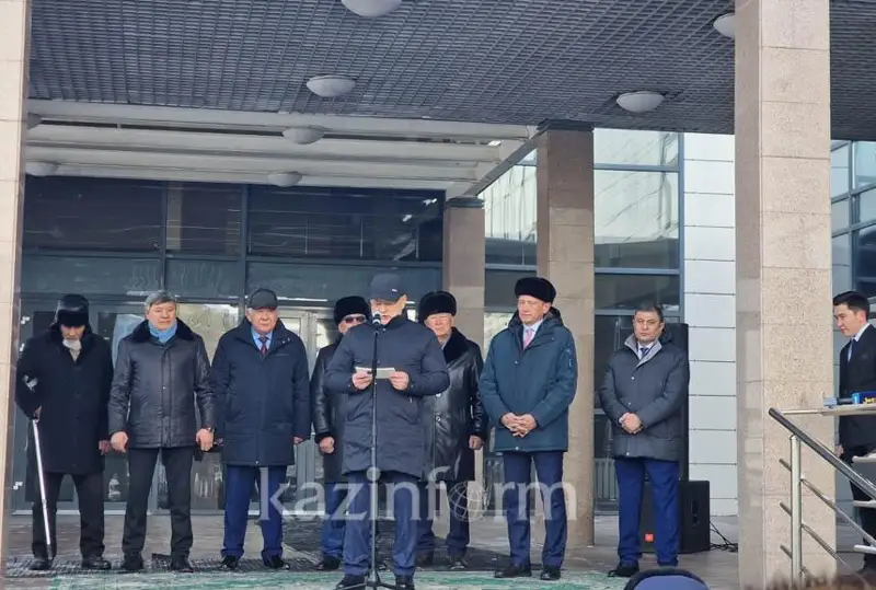 Taldyqorǵanda jýrnalıster úıine Beısen Quranbektiń esimi berildi