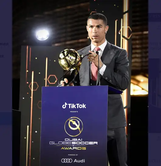 كريشتيانۋ رونالدۋ 21- عاسىردىڭ ۇزدىك فۋتبولشىسى اتاندى