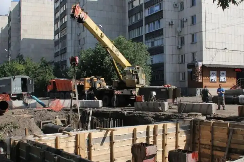 Теплосети ремонтируют на нескольких участках в Петропавловске