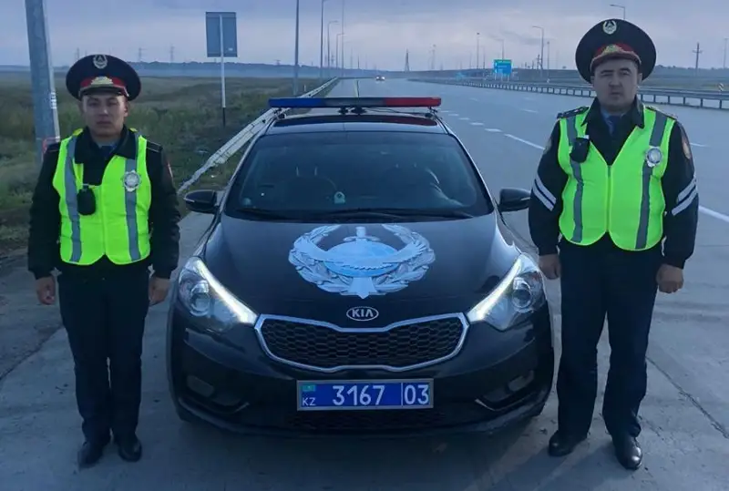 Акмолинские полицейские помогли роженице добраться до больницы