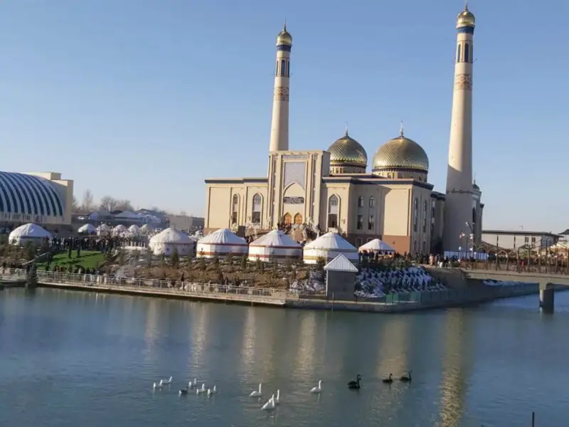 تۇركىستاندا عيماراتى ەرەكشە يسلام ورتالىعى اشىلدى