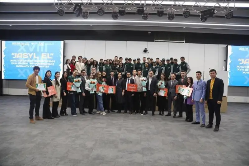 Церемония закрытия работы молодежных трудовых отрядов «Жасыл ел» прошла в Атырау