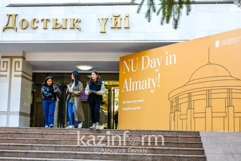 Almatylyq stýdentter Nazarbaev Ýnıversıtetiniń professorlarymen kezdesti