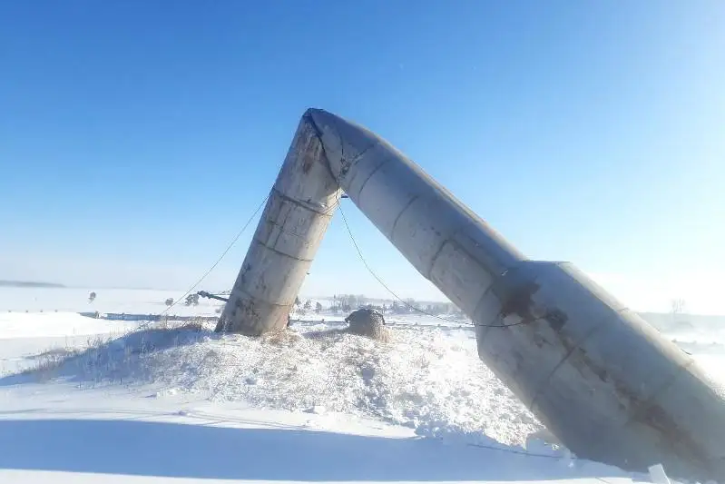 Из-за сильного ветра пострадала водонапорная башня в Акмолинской области