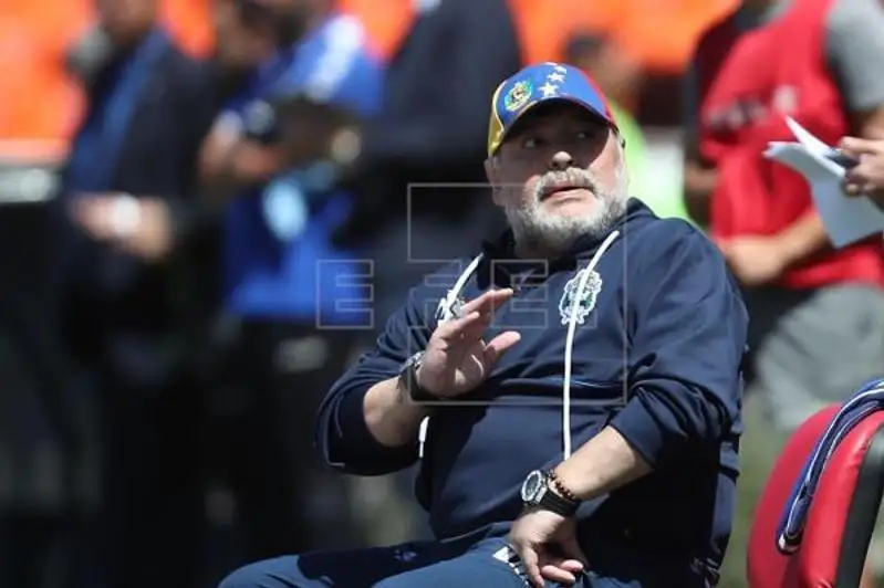 مارادونانىڭ ءولىمى بويىنشا 7 مەديتسينا قىزمەتكەرىنە ايىپ تاعىلدى