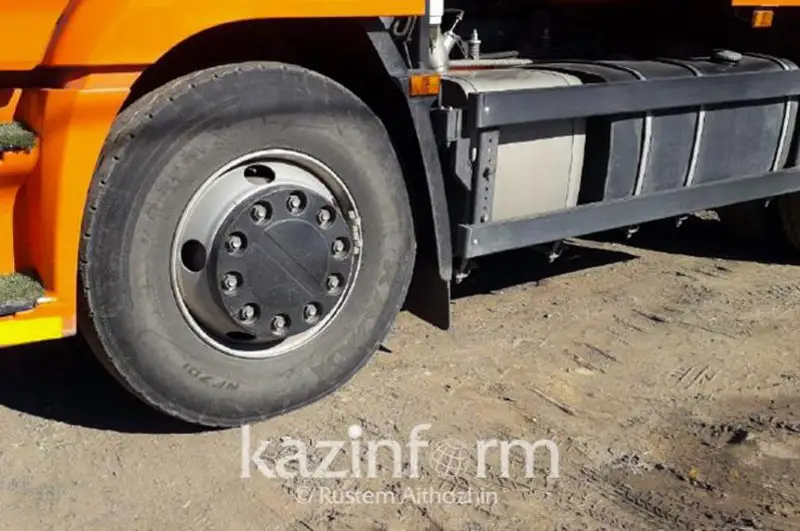 Трех школьниц сбила ассенизаторская машина в Уральске