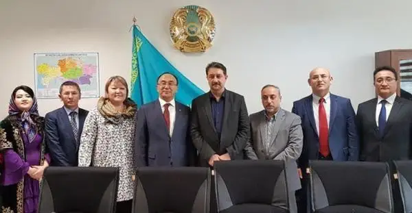 قازاقستاندىق جوعارى وقۋ ورىندارى شەتەلدە قازاق ءتىلىن وقىتۋ ورتالىقتارىن اشىپ جاتىر
