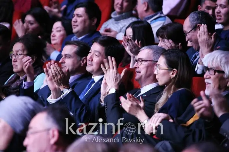 Жыршы Ұлжан Байбосыноваға Францияның ордені табыс етілді