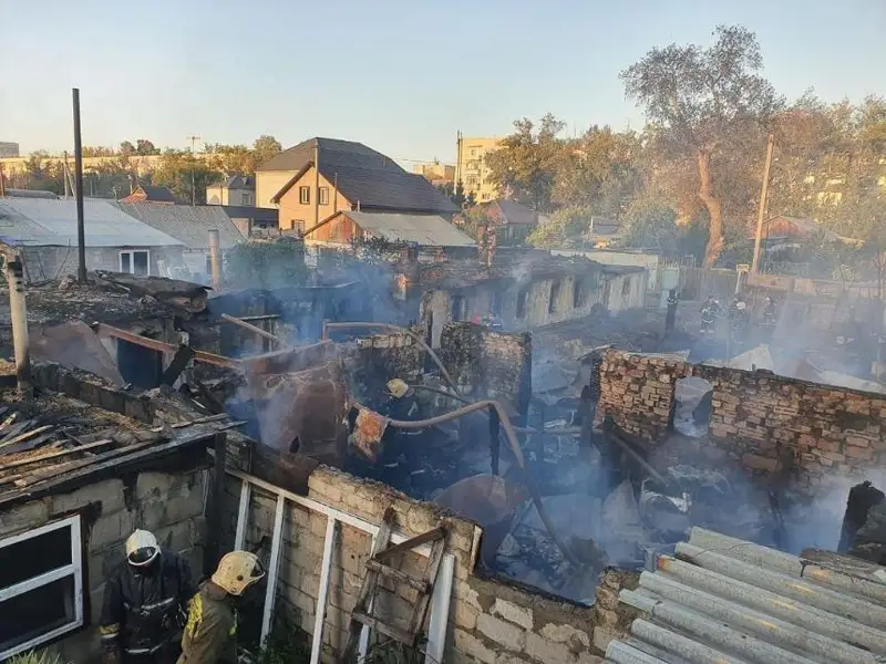 Спасшего женщину из горящего дома в Павлодаре молодого мужчину просит откликнуться ДЧС