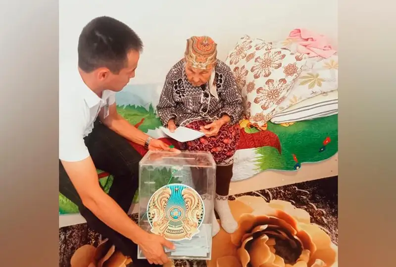 103 jastaǵy sozaqtyq keıýana saıası naýqanǵa qatysty