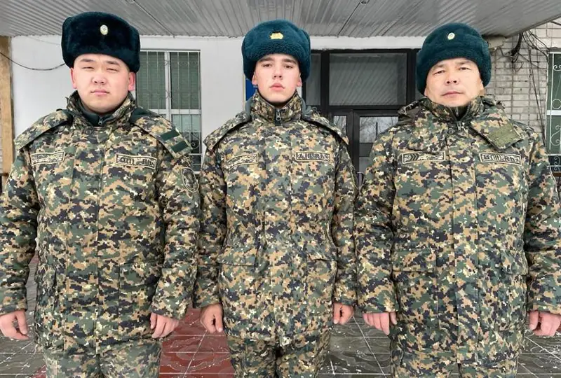 Трое гвардейцев спасли жизнь беременной женщине в Семее