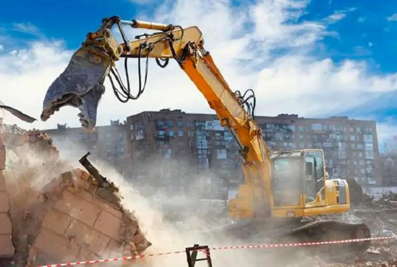 Petropavlda sońǵy bes jylda 1700 eski úı súrilgen