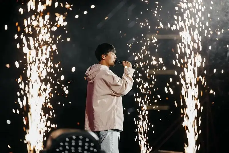 Концерт Open air с участием 10 тыс. зрителей прошел в Атырау