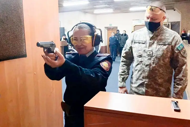 Лучших стрелков среди женщин определили в костанайской полиции