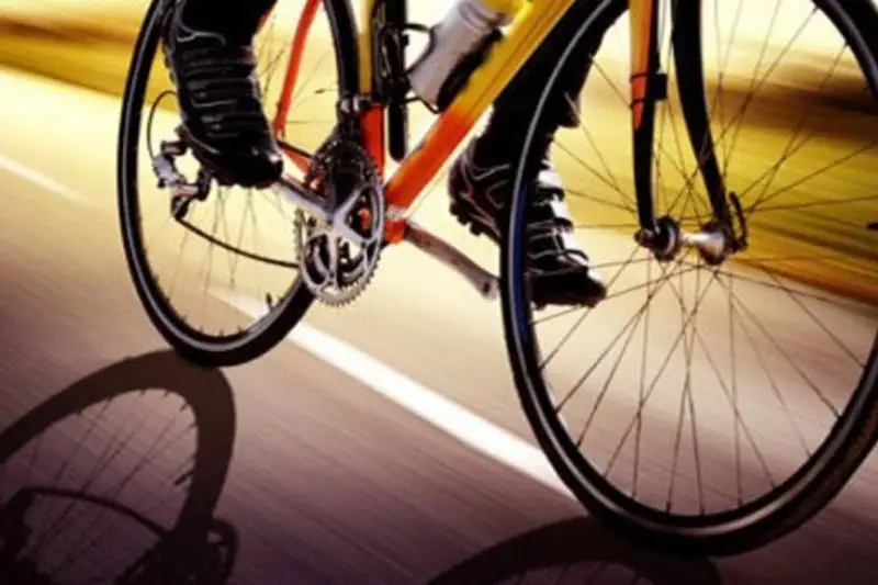 ەلوردا تۇرعىندارى اراسىندا جۇگىرۋدەن جانە ۆەلوجارىستان باسەكە وتەدى