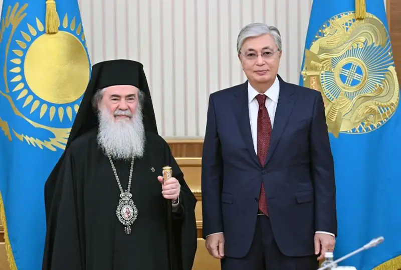 Касым-Жомарт Токаев провел встречу с Патриархом Иерусалимским Феофилом ІІІ