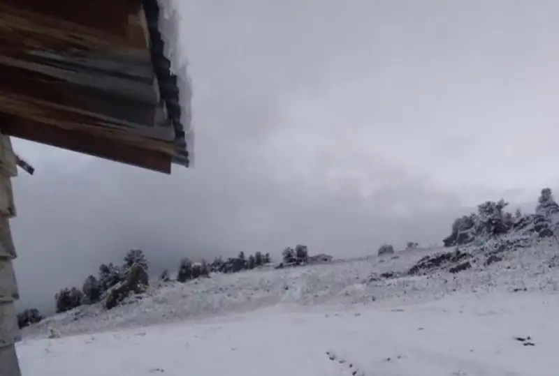 Первый снег выпал вблизи города Риддера