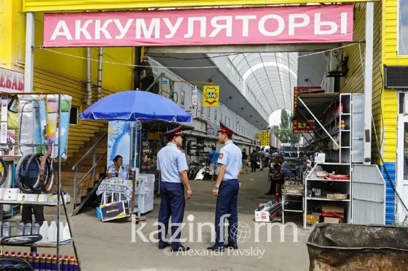 Almatyda 524 saýda nysany zańsyz jumys istep tur
