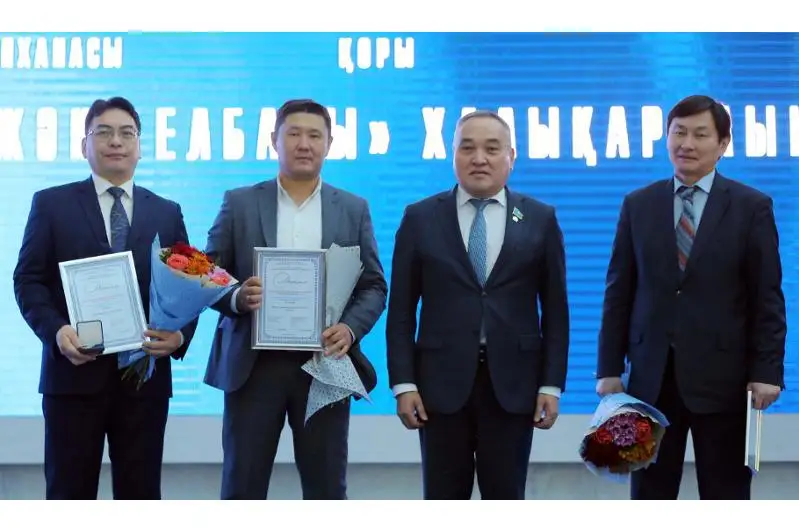 قازاقپارات تىلشىلەرى «قازاقستان تاۋەلسىزدىگى جانە ەلباسى» بايقاۋىندا جۇلدەلى بولدى