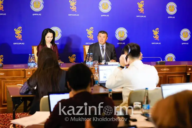 Referendým: Qyrǵyzstannan Qazaqstanǵa 15 halyqaralyq baıqaýshy keldi