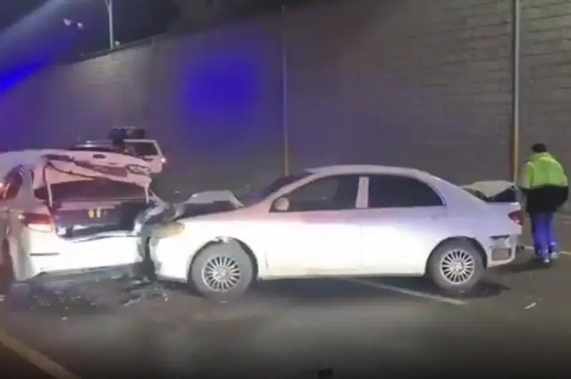 Массовое ДТП по вине пьяного водителя произошло в Алматы