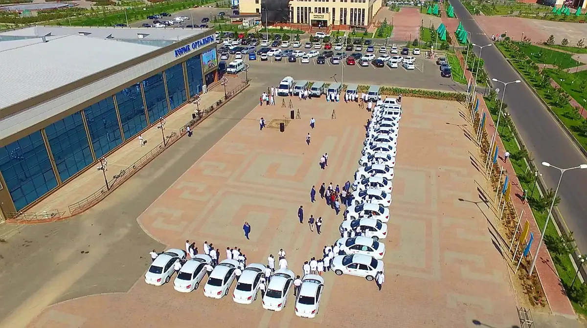 ОҚО медицина қызметкерлеріне 29 автокөліктің кілті тапсырылды