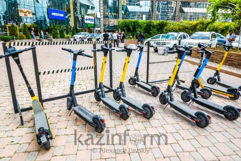 Almatyda elektr samokattarymen bolatyn jol apattary 4 ese kóbeıdi