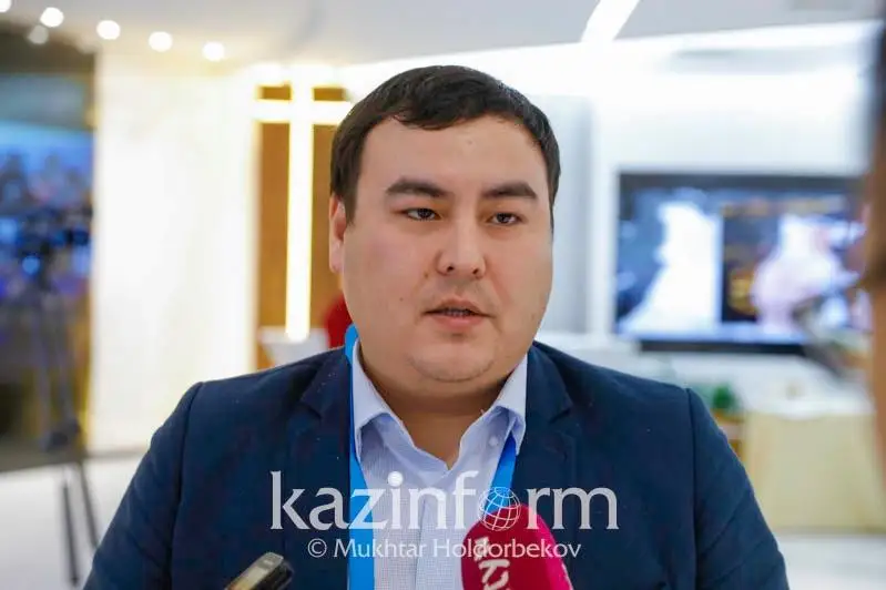 ومبى قازاقتارى مەكتەپتەرگە قازاق ءتىلى ءپانىن قايتارۋعا تالپىنىپ جاتىر