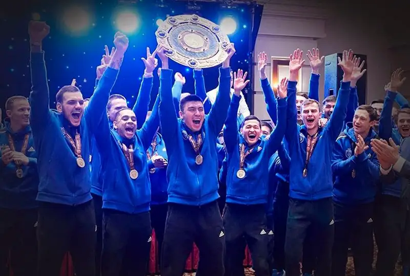 «Astana» fýtbol klýby Qazaqstan chempıony atandy