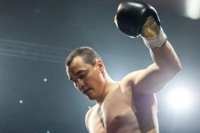 قازاقستاندىق كاسىپقوي بوكسشى سالماعى 146 كەلى قارسىلاسىن ءبىرىنشى راۋندتا نوكاۋتقا جىبەردى