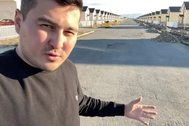 تالدىقورعاندا جاڭا اسفالتتى قايتا جاڭارتقان اكىمدىك ءوز ارەكەتىنە تۇسىنىكتەمە بەردى