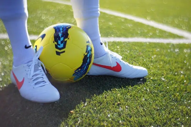 فۋتبولدان قازاقستان بىرىنشىلىگى مارەسىنە جەتتى