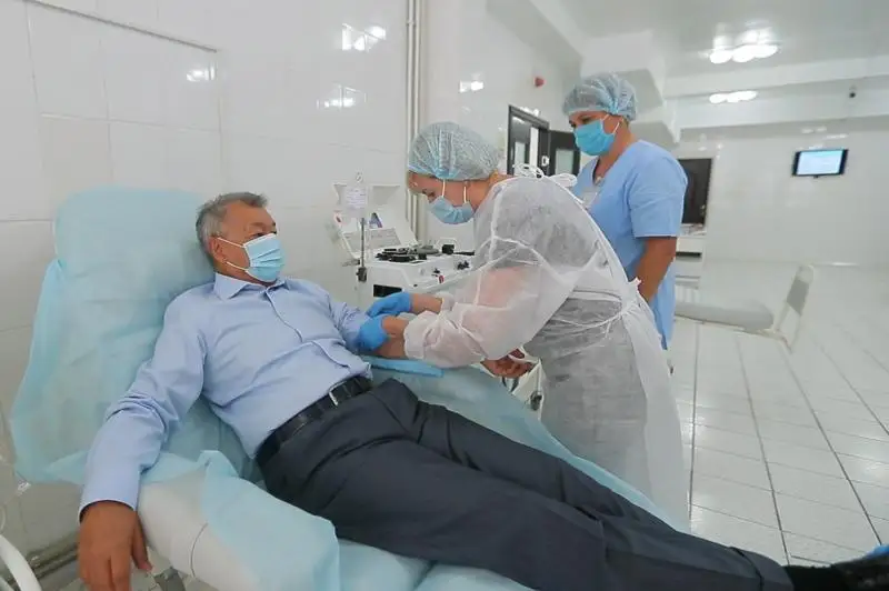 وبلىس اكىمى دانيال احمەتوۆ يممۋندىق پلازما دونورى بولدى