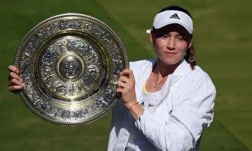 Стала известна общая сумма призовых Елены Рыбакиной за победу на Уимблдоне