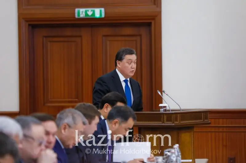 ۇكىمەت باسشىسى ەكونوميكانىڭ قوزعاۋشى كۇشى بولىپ وتىرعان سالالاردى اتادى