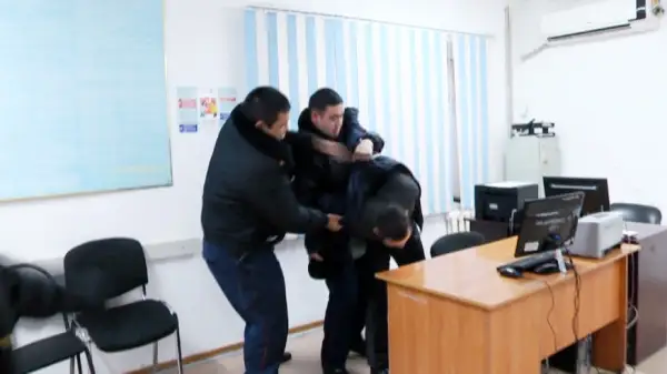 ەندى وتباسى شىرقىن بۇزعاندار دەرەۋ قامالاتىن بولدى