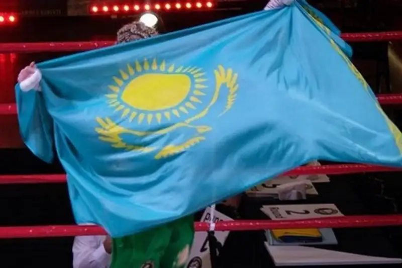 Qazaqstandyq boksshy álem chempıony tıtýly úshin jekpe-jekke shyǵady