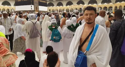 قازاقستاندىق ازامات مەككەدە بولعان تاڭعاجايىپ وقيعالارىمەن ءبولىستى