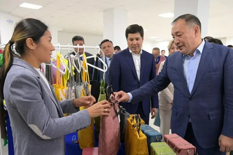 Pavlodarda ómirlik qıyn jaǵdaıdaǵy otbasylarǵa kómek ortalyǵy jumys isteıdi