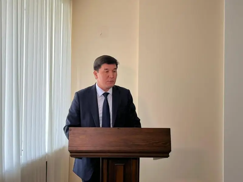 Aqtóbede jol qurylysyna jaýapty basqarma basshysy qyzmetine saı bolmaı shyqty