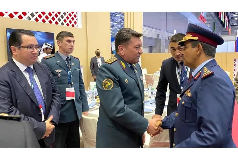 Казахстанская военная делегация посетила международную выставку в Катаре