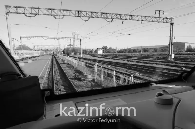Один из спрыгнувших с поезда в Жамбылской области мальчиков погиб