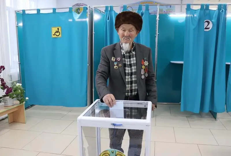 Қосшы қаласында 98 жастағы соғыс ардагері таңдауын жасады
