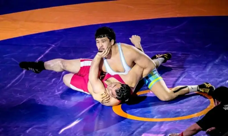 قازاق بالۋانى 8 جىلدان كەيىن وليمپيادا مەدالىن الدى