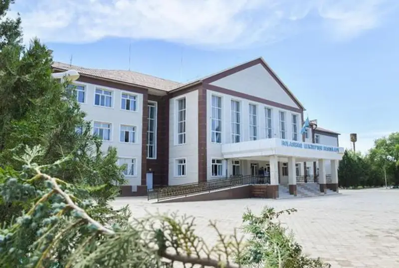 Túrkistan mektepteri kúnnen qýat alatyn boldy